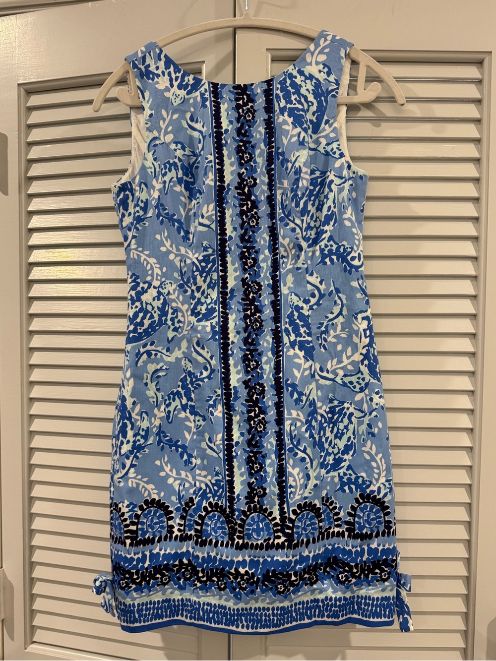 Lilly Pulitzer Blue and White Printed Sleeveless Shift Dress